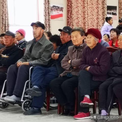 东北二人转365首视频，从宁舍一顿饭到不舍二人转的江湖